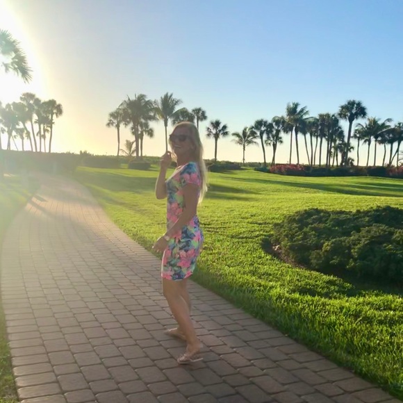 Jessica Shae 🌿 Poshmark Ambassador! - Picture 2 of 7